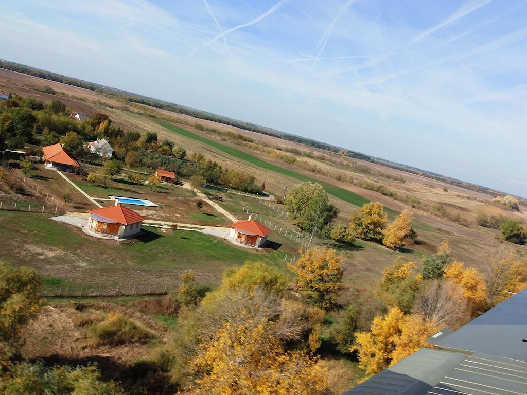 Pusztaeldorado Tiszagyenda Buitenkant foto