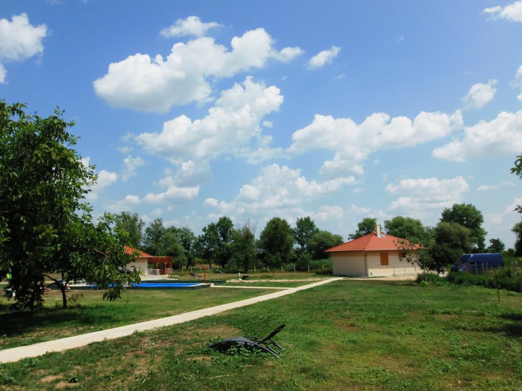 Pusztaeldorado Tiszagyenda Buitenkant foto